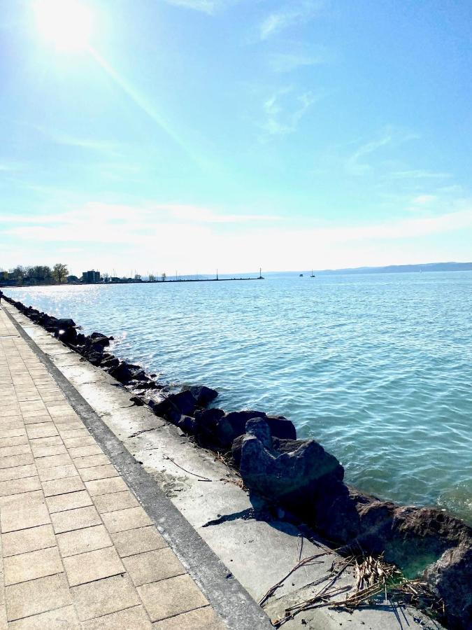Lido Di Siofok - Aranypart - Minden 1 Percre!アパートメント エクステリア 写真